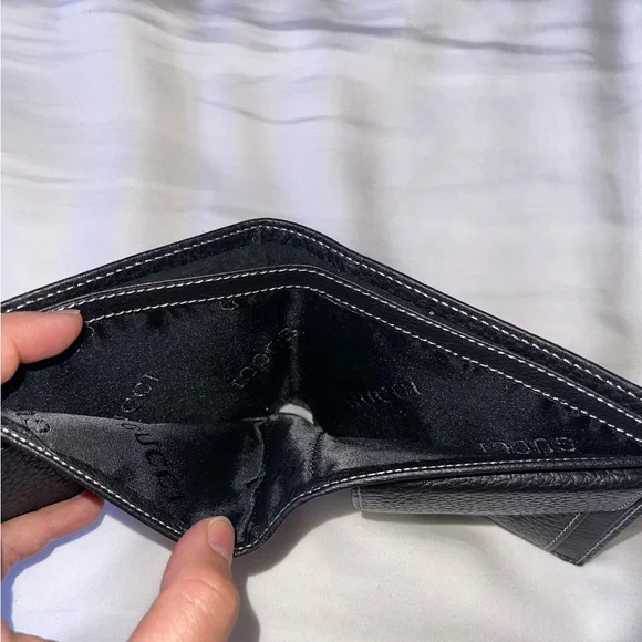 Gucci Textured Black Leather Wallet